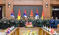Vietnamese, Lao defense ministers hold talks